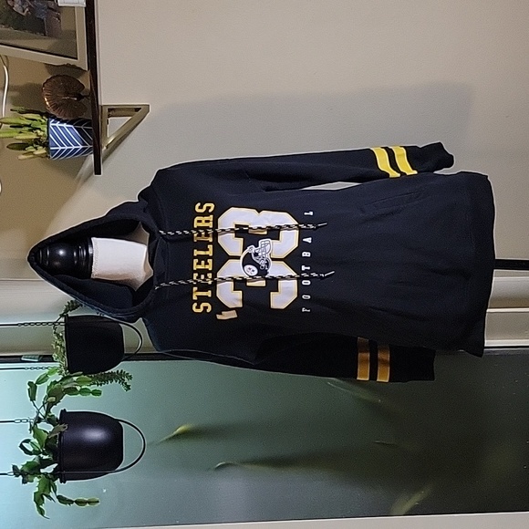 Pittsburgh Steelers Sweatshirt - Picture 2 of 11